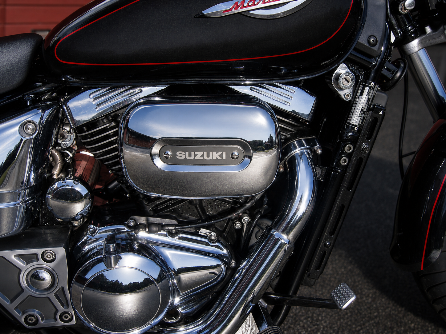 Suzuki_VZ800_Marauder_Cruiser