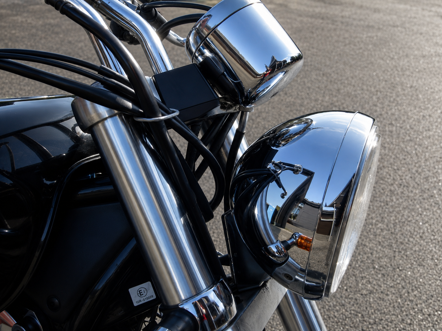 Suzuki_VZ800_Marauder_Cruiser